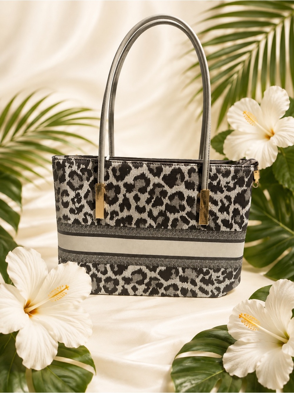 🆕😍😍😍Women's Black & Silver Leopard Tote Bag - Chic Animal Print